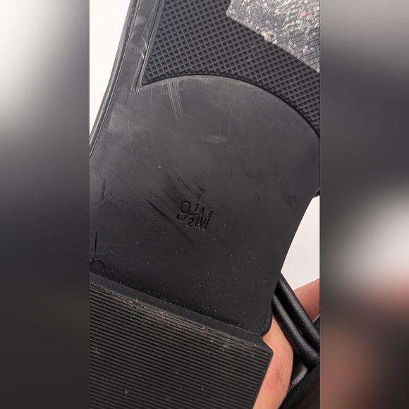 Marc Fisher Black Strappy Square Toe Lueth Sandals Size 9.5M - Picture 7 of 8